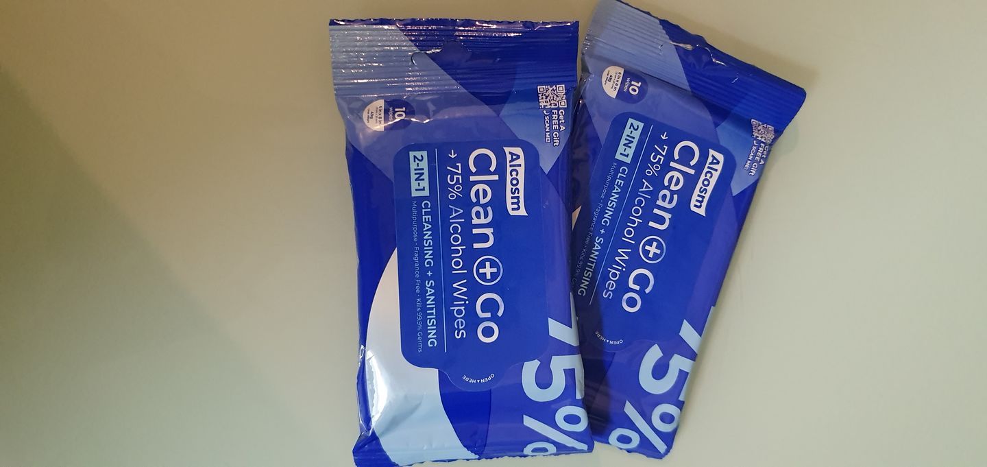 Customer photo review of 10 wipes (Bundle of 6) - 75% Alcohol Classic Wipes