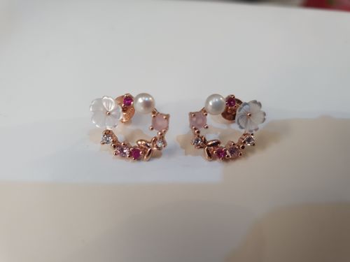Customer photo review of Boucles d'oreilles Lila
