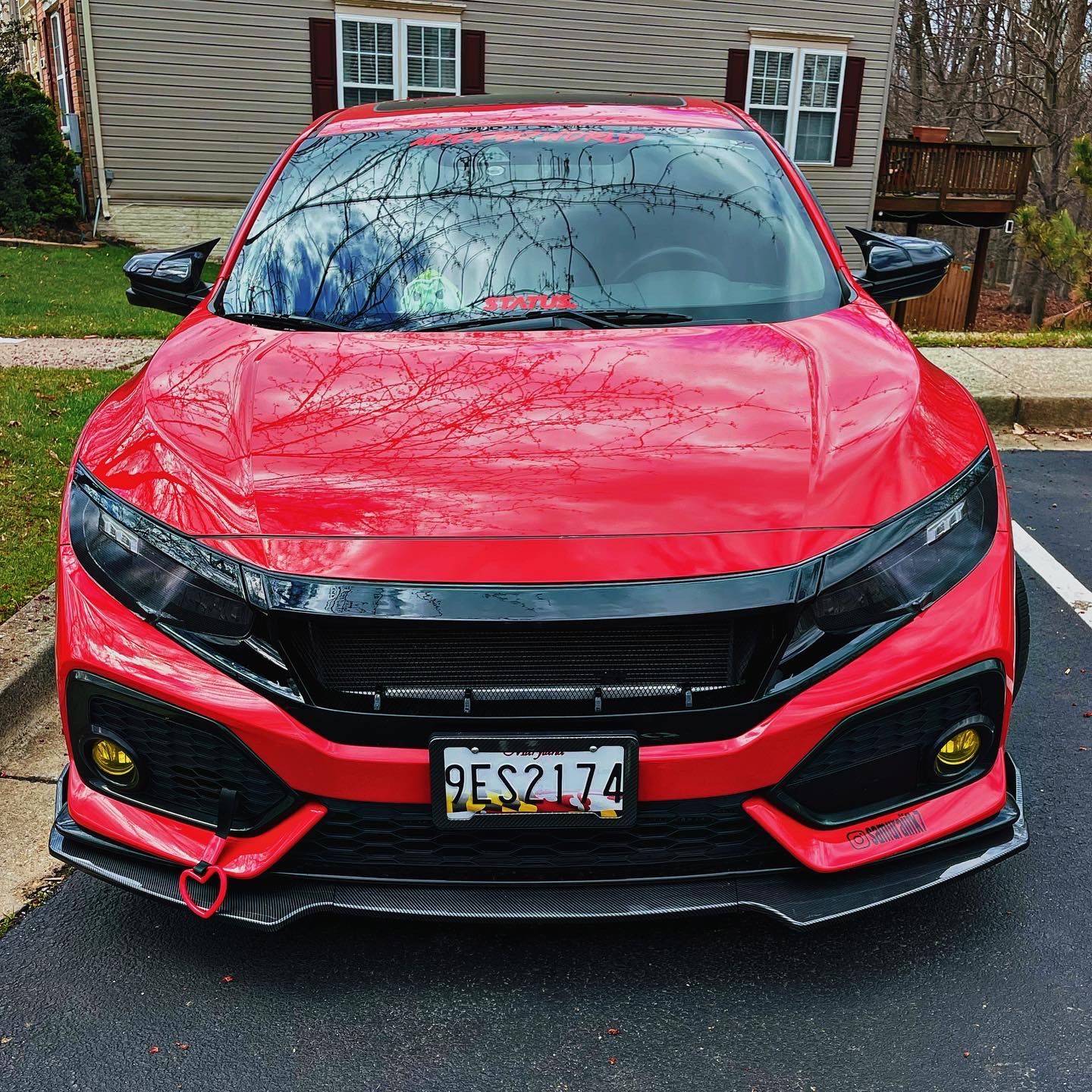 Customer photo review of Sports Grille w/ Steel Mesh - Glossy Black for 16-21 Honda Civic Sedan/Hatchback/FK8