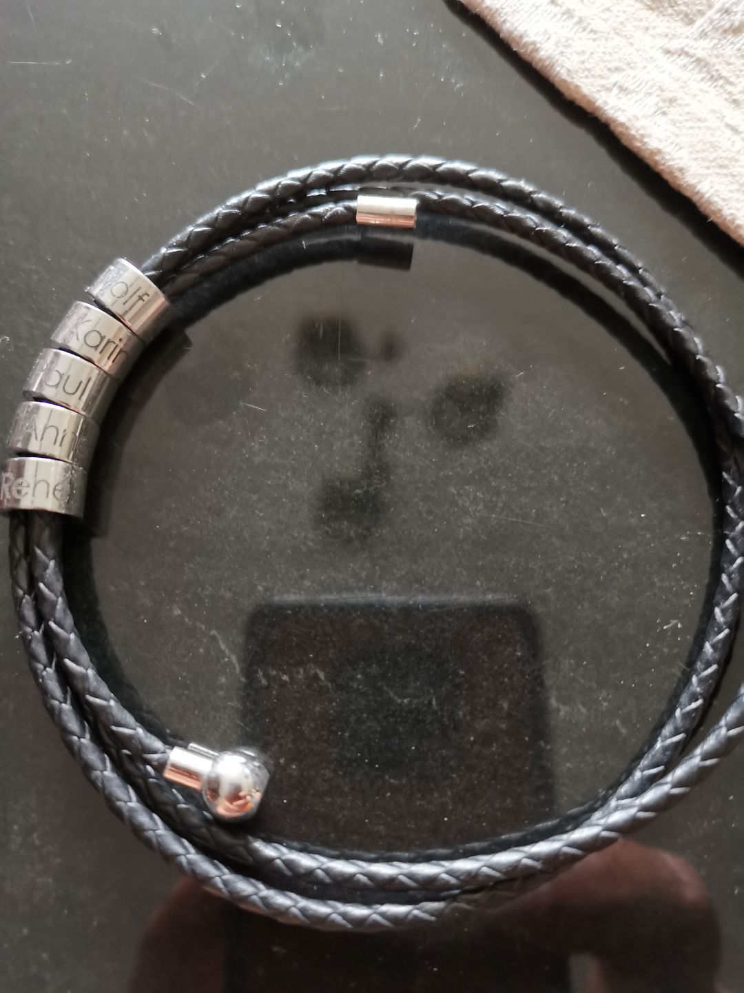 Customer photo review of LOANYA Lederarmband für Herren mit personalisierten Beads