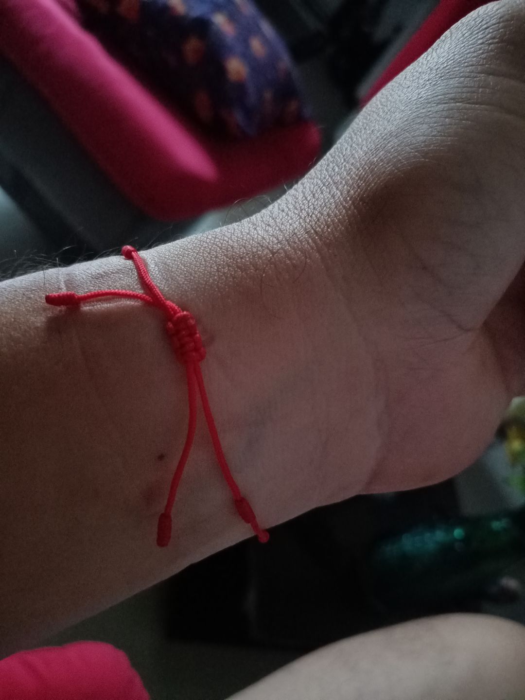 Customer photo review of Hilos de protección rojos 7 nudos