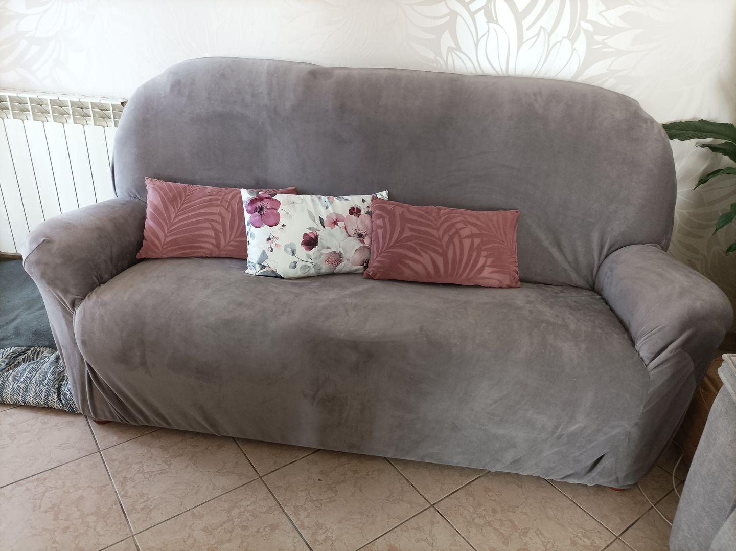 Customer photo review of Gris clair - Housses en velours Extensibles de Fauteuil et Canapé