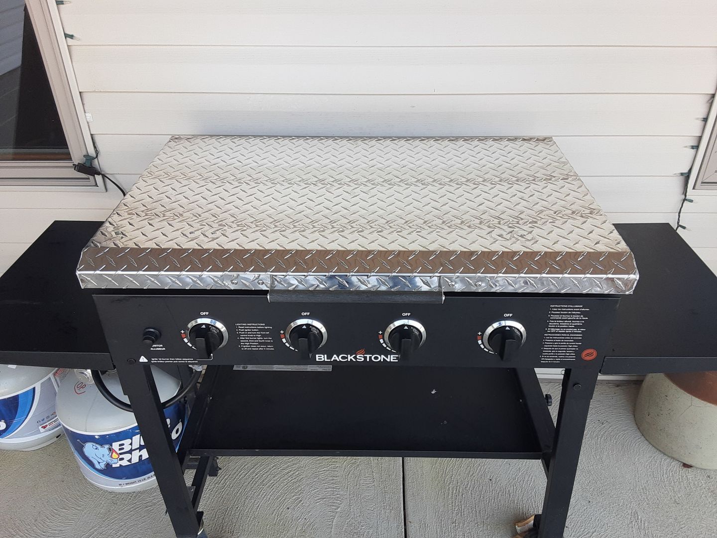 Customer photo review of GriddleGuard Diamond Plate Hard Cover Lid for Blackstone 36" Griddle