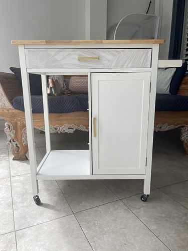 Customer photo review of Luxe Tropical in Sand Wallpaper