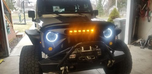 Customer photo review of Gladiator Grille w/ Amber LED Running Lights for 07-18 Jeep Wrangler JK - Matte Black