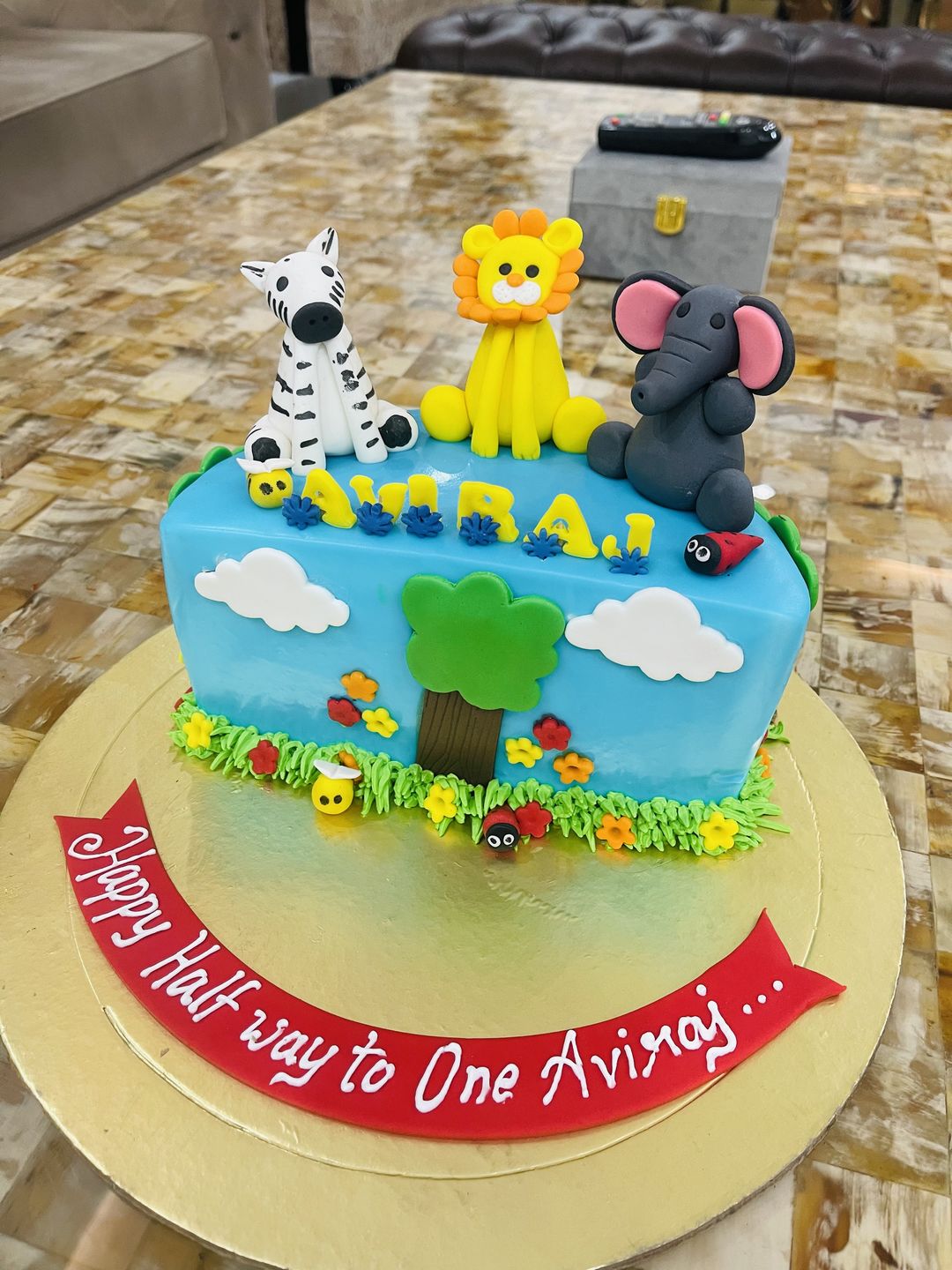 Customer photo review of Half Jungle Design Cake