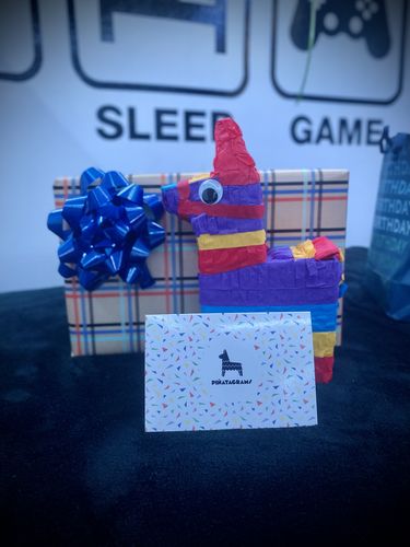 Customer photo review of Googly Eyes Piñatagram