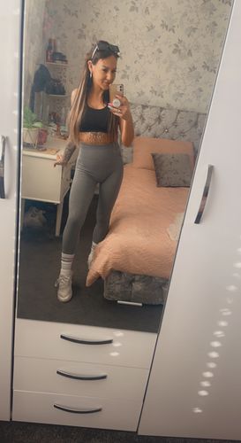 Customer photo review of Infinity Scrunch Bum Leggings