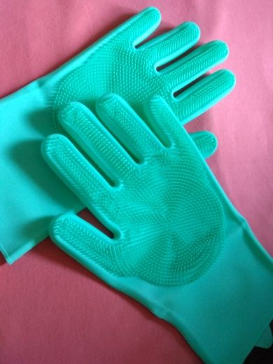 Customer photo review of 1 Pair Silicone Dishwashing Gloves - Random Color