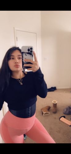 Customer photo review of Pink Seamless Scrunch Butt Leggings