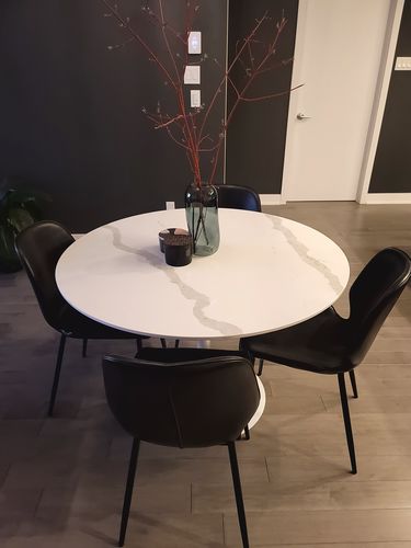 Customer photo review of Tulip Table – Round