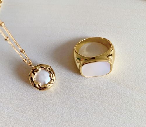 Customer photo review of Square White Mother of Pearls Shell Black Onyx Ring Gold Vermeil