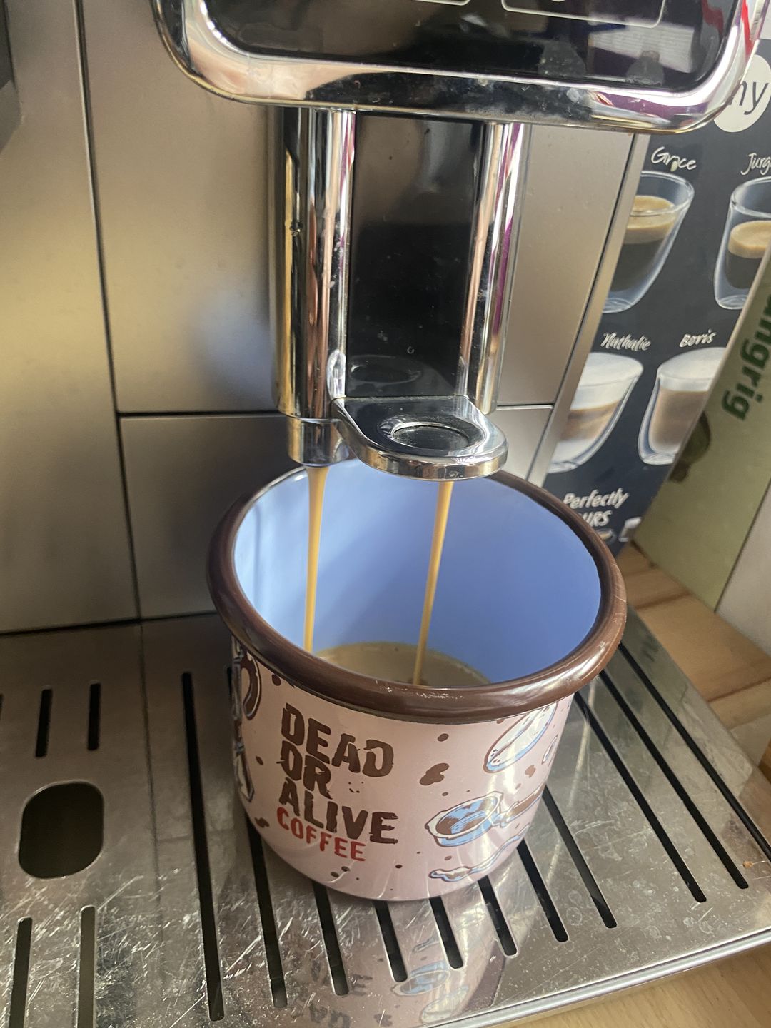 Customer photo review of DEAD OR ALIVE COFFEE No3 – 100% Robusta. Stark. Vollmundig. Espresso.