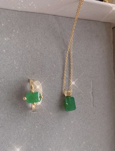 Customer photo review of Green Agate Ring Gold Vermeil