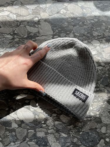 Customer photo review of SAEBIS® Ribbed Beanie betongrau für Herren & Damen