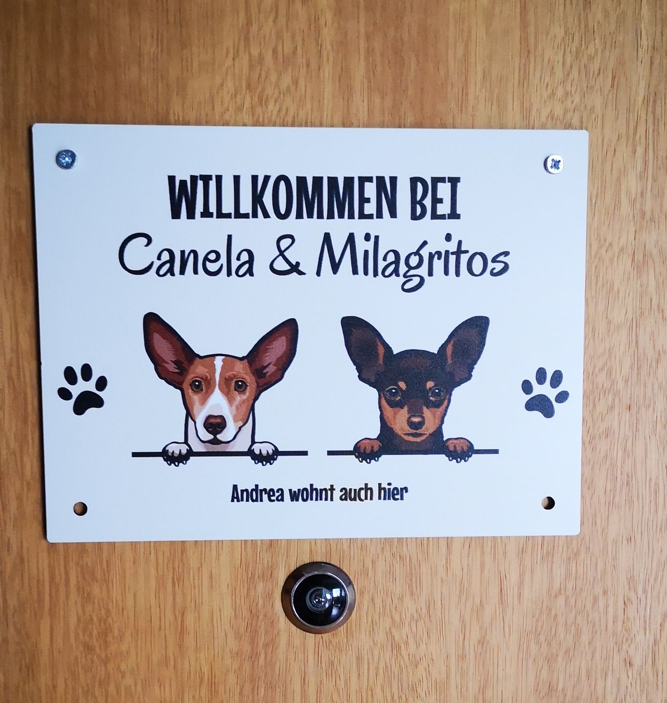 Customer photo review of Spähende Haustiere - Individuelles Türschild