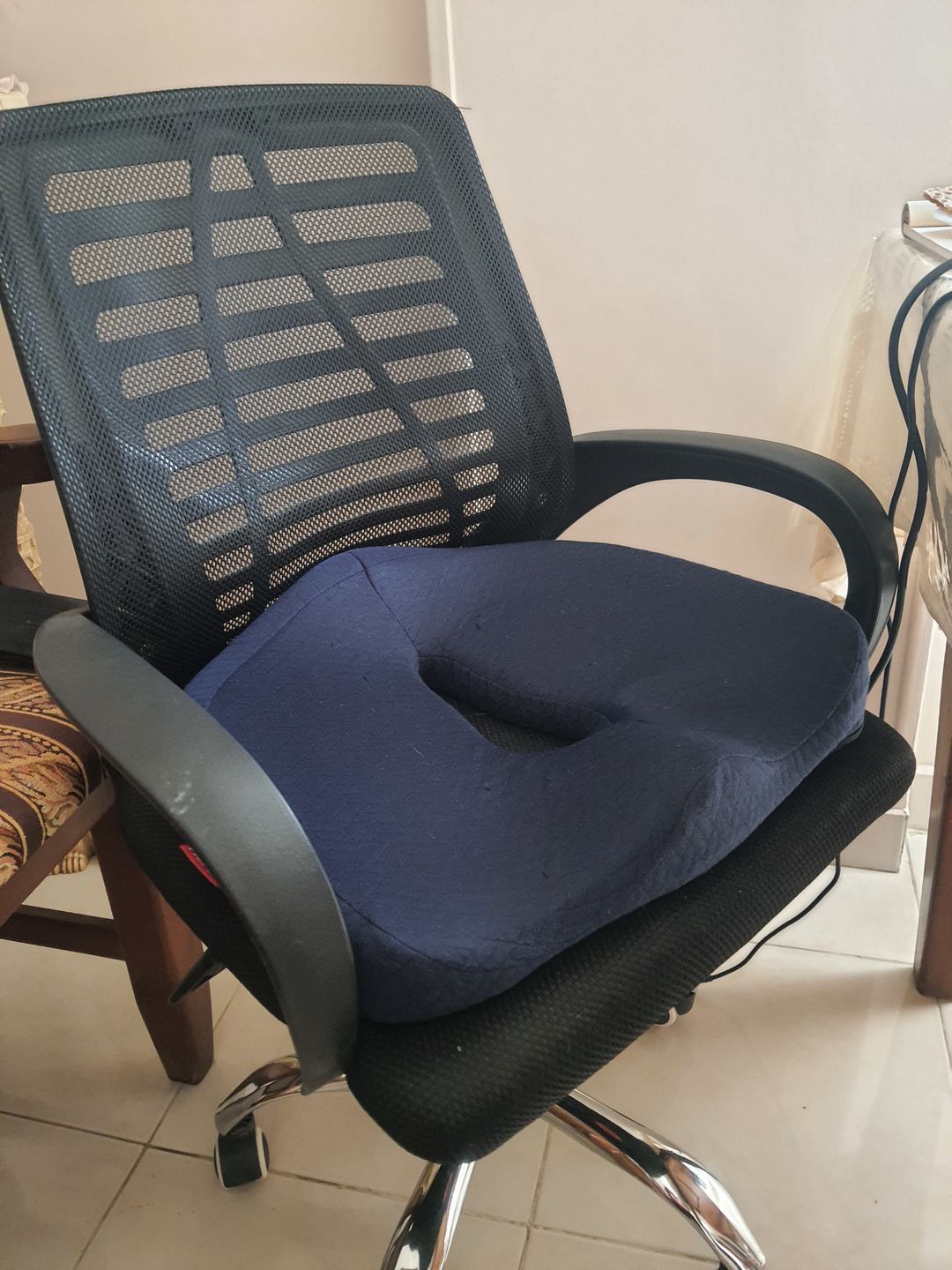 Customer photo review of Reeta- Tailbone Cushion (Hemorrhoids, Prostatitis problem & Pregnant Women)