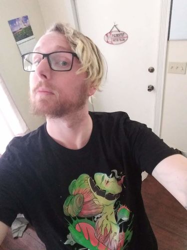 Customer photo review of Venus Fly Trap Girl, Unisex T-Shirt
