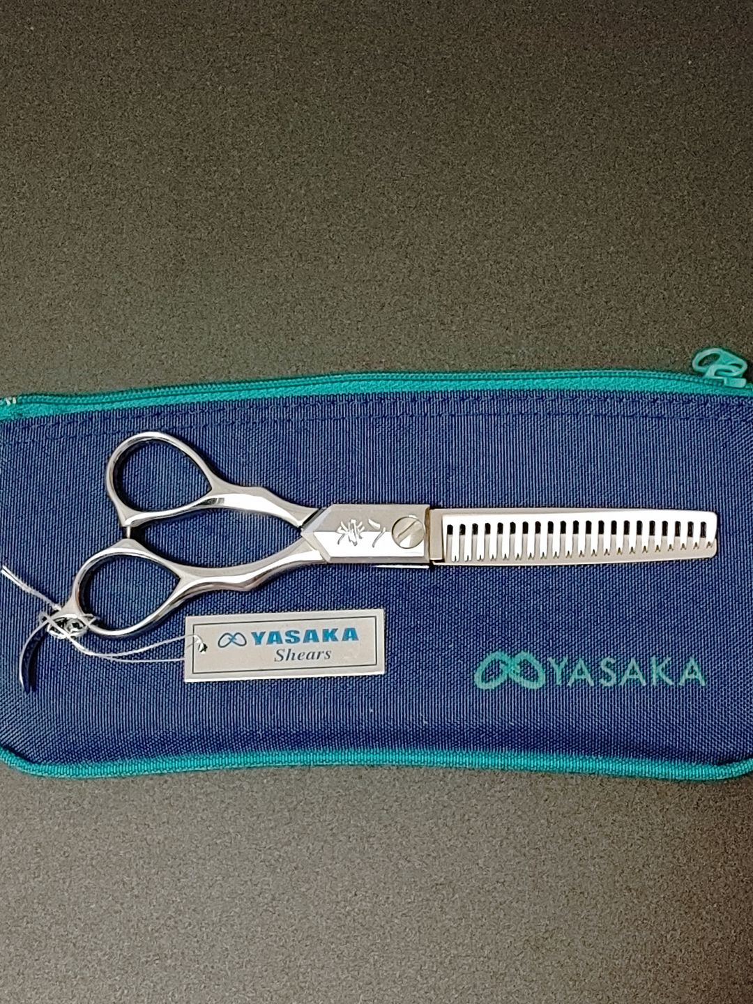 Customer photo review of Yasaka YS 6.0 Inch Hair Thinning Scissors