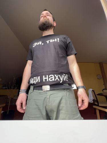 Customer photo review of Эй ты, иди н**** Herren T-Shirt by SAEBIS®