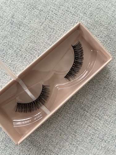 Customer photo review of Sleek Volume Lashes