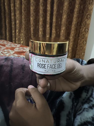 Customer photo review of Rose Face Gel