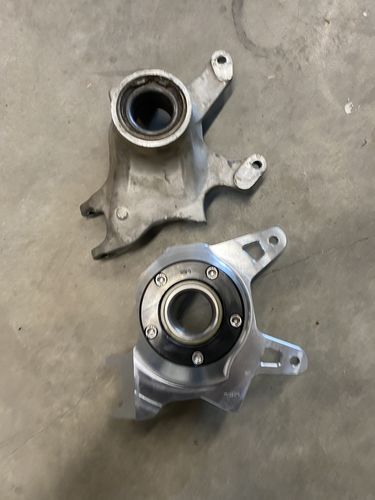 Customer photo review of Capped Can-Am X3 Billet Front Knuckle/Spindle Set