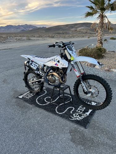 Customer photo review of Custom Gripper Seat Cover