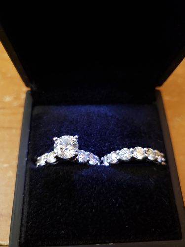 Customer photo review of 3.95-5.10 CT Princess & Round Cut Natural Diamonds - Bridal Set