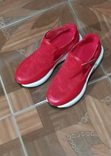 Customer photo review of 🔥On This Week Sale 70% OFF🔥Women's Orthopedic Air Cushioned Sole Flying Velcro Sneakers