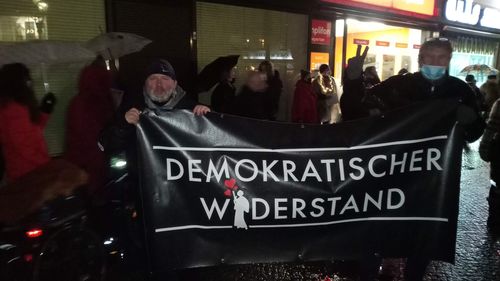 Customer photo review of BANNER / PVC-PLANE 2m x 1m • DEMOKRATISCHER WIDERSTAND