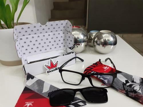 Customer photo review of True Black  + Clip magnético