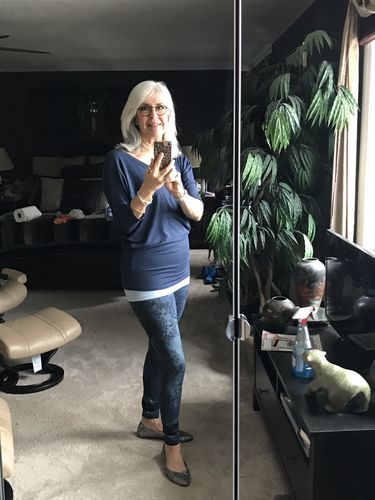 Customer photo review of Natural Vibe Knit V Top (Navy)
