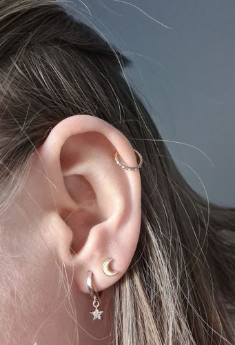 Customer photo review of ANGEL Opal & Rainbow Aura Pavé Eternity Seamless Clicker