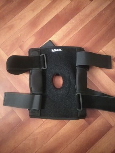 Customer photo review of Protège-genoux pour l'arthrite Attelle de jambe Orthopédique