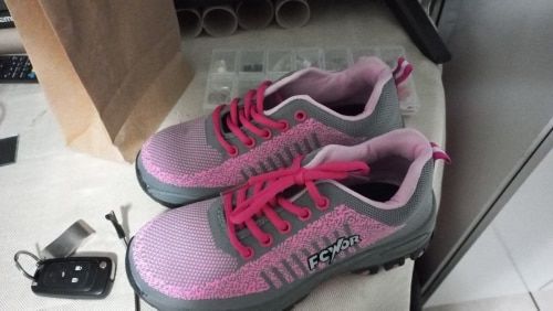 Customer photo review of Chaussures de sécurité standard pour femme