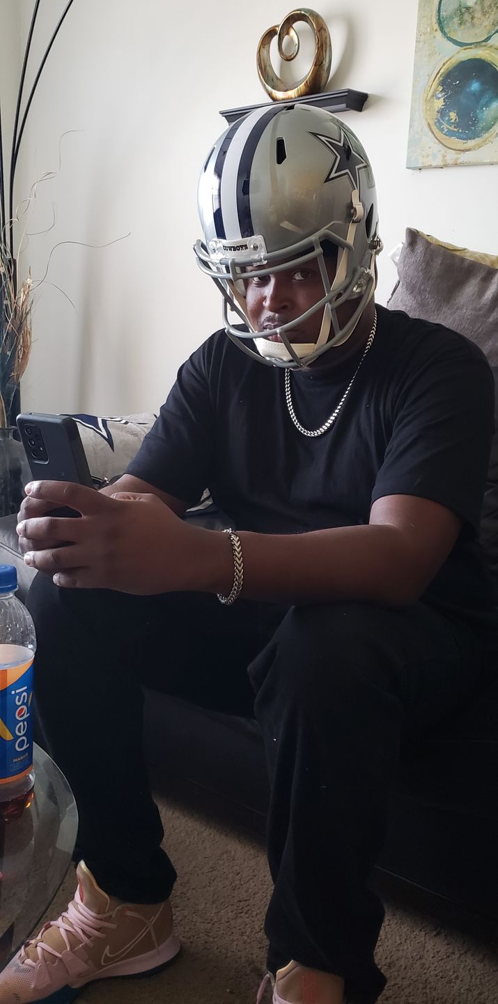 Customer photo review of Dallas Cowboys Riddell Speed Full Size Replica Football Helmet