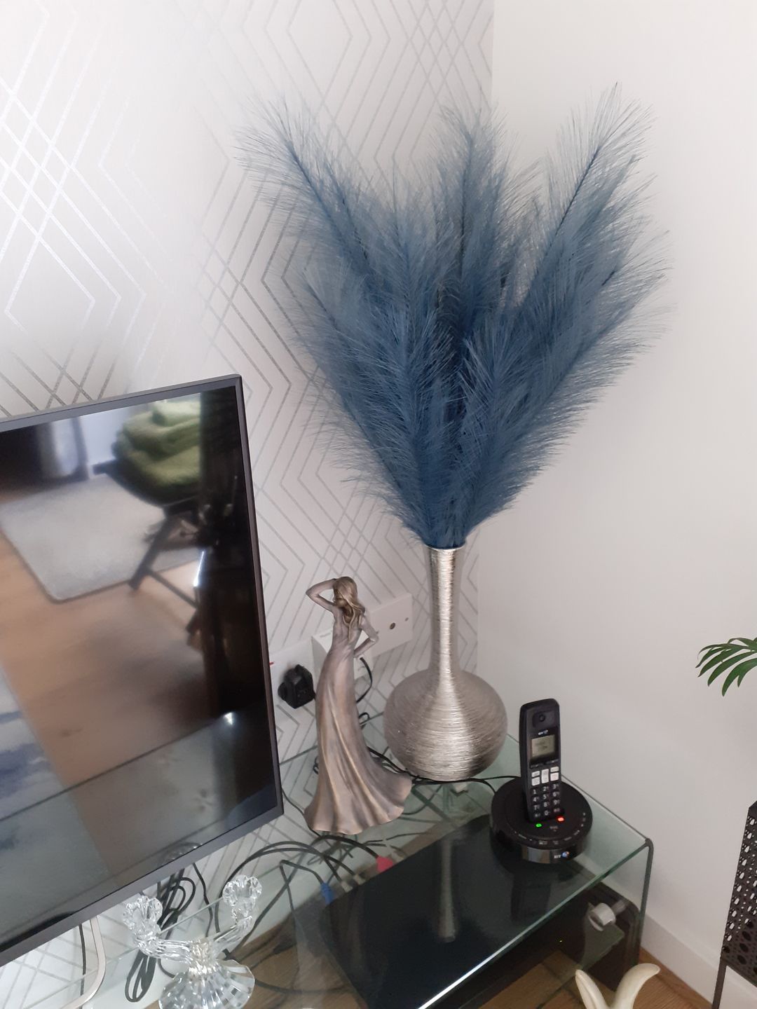 Customer photo review of Tall Faux Pampas Grass - Livid (Blue-Grey)