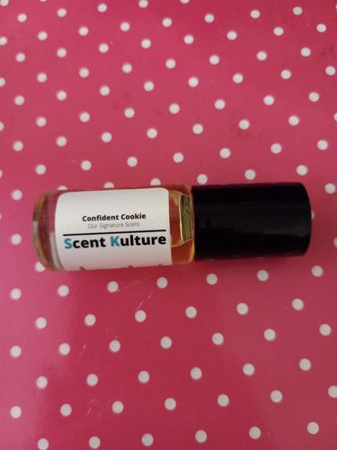 Customer photo review of Confident Cookie (W)