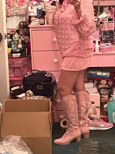 Customer photo review of Feather Embroidery Sweet Boots