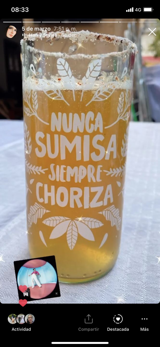 Customer photo review of Vaso Feminista Girl Power Juego de 6 Vasos