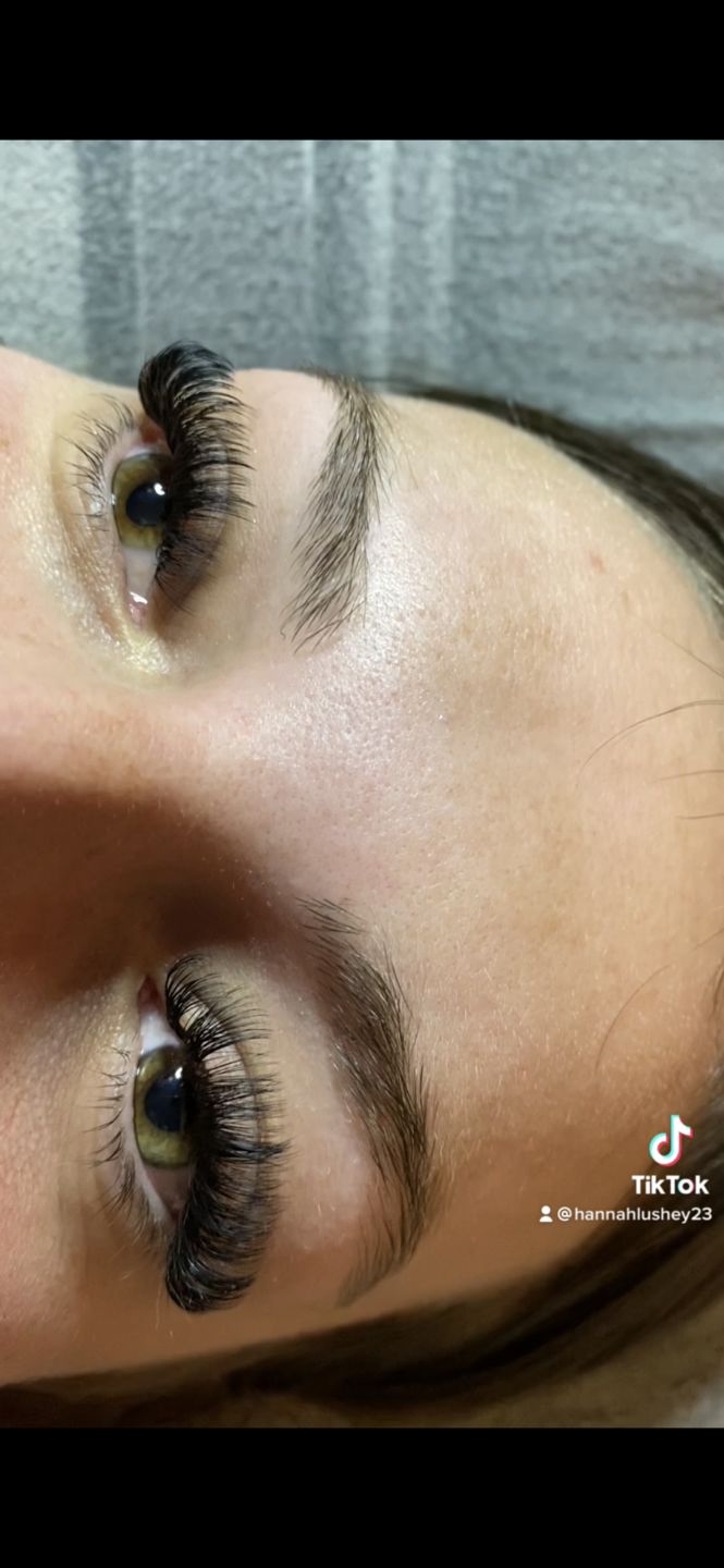 Customer photo review of 0.05 Easy Smart Fan Russian Volume Cashmere Lashes (16 lines)