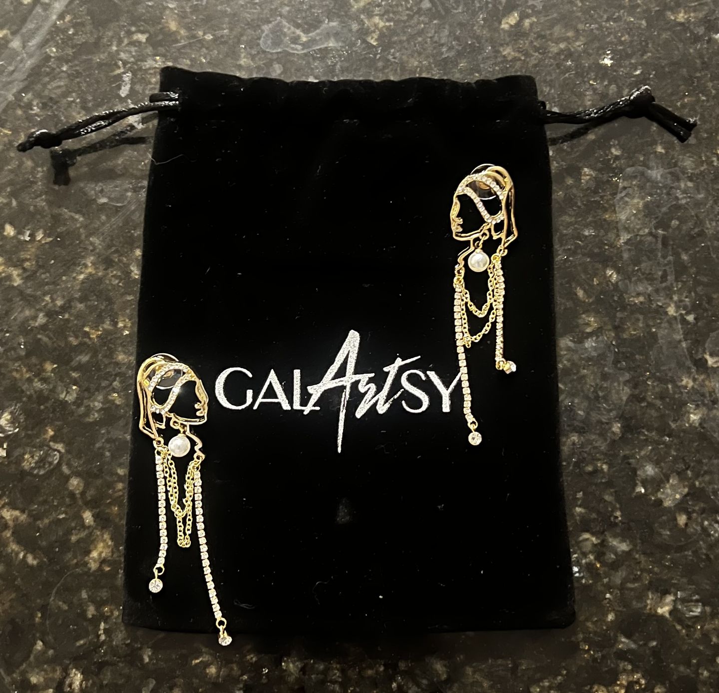 Customer photo review of Girl with a Pearl Earrings