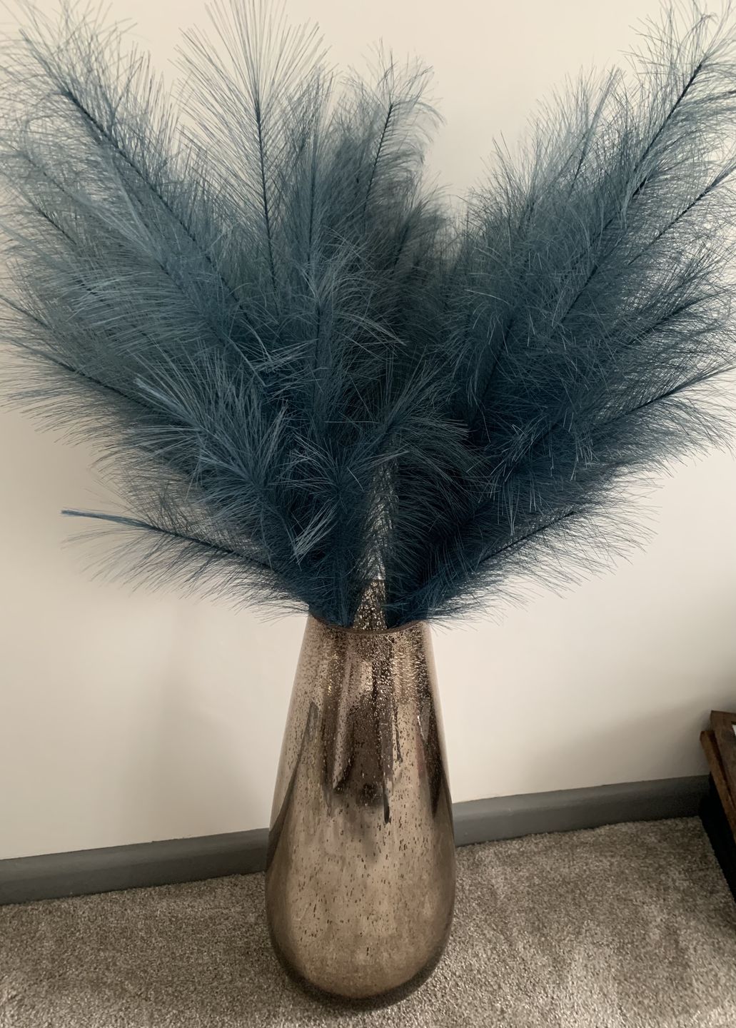 Customer photo review of Tall Faux Pampas Grass - Livid (Blue-Grey)