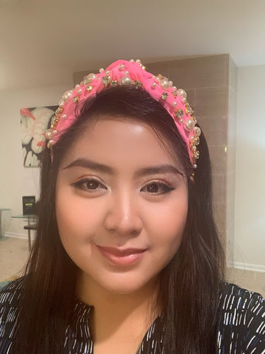 Customer photo review of LELE SADOUGHI X STONEY CLOVER LANE BUBBLEGUM OVERSIZED PEARL & CRYSTAL HEARTS KNOTTED HEADBAND