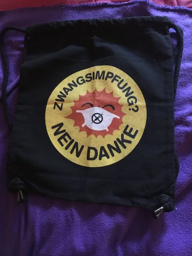 Customer photo review of TURNBEUTEL • ZWANGSIMPFUNG NEIN DANKE