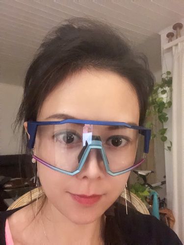 Customer photo review of KE9022 Photochromic Cycling Sunglasses for Men women