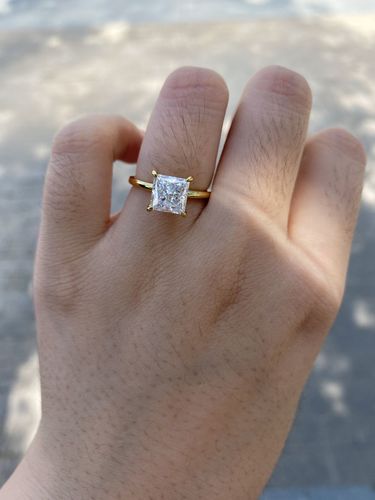 Customer photo review of Louily 2.5 Carat Yellow Gold Princess Cut Engagement Ring for Women In Sterling Silver
