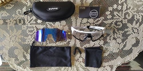 Customer photo review of KE9022 Photochromic Cycling Sunglasses for Men women