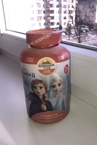 Customer photo review of Sundown Naturals Kids, Complete Multivitamin Gummies, Disney Frozen II, Natural Strawberry, Watermelon & Raspberry Flavors, 180 Gummies